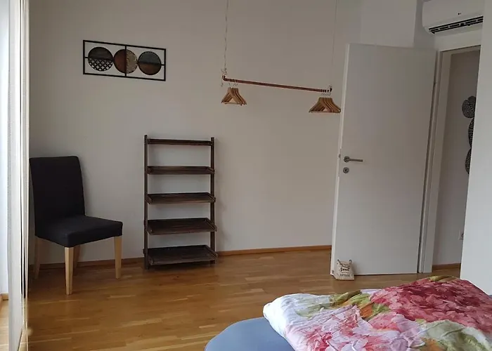 Moderne Maisonette Mit Terrasse