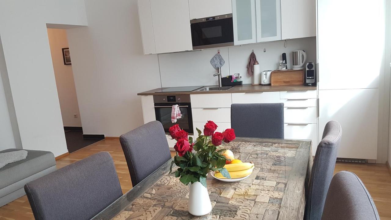 Apartment Moderne Maisonette Mit Terrasse